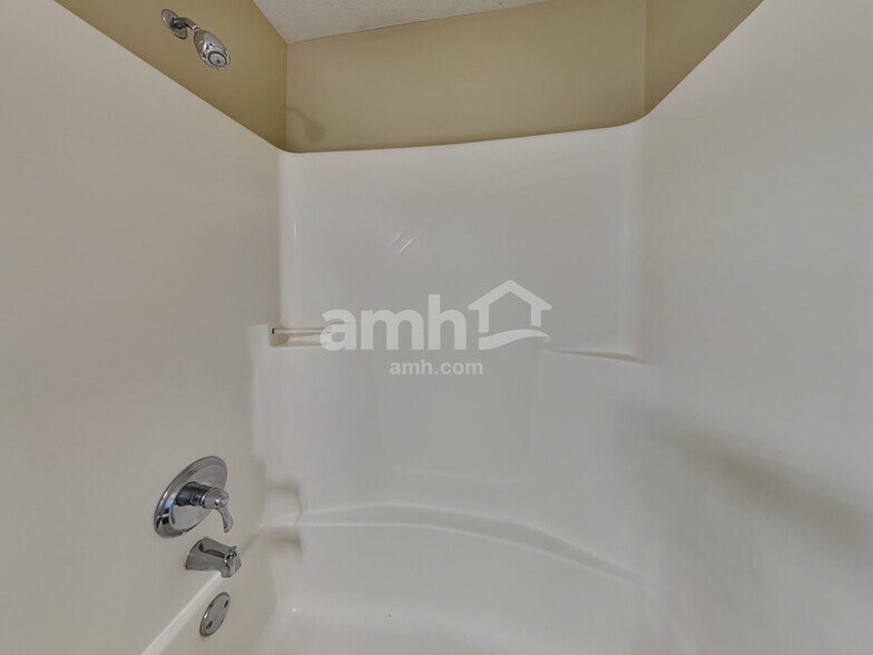 Building Photo - 7276 Burlat Ln