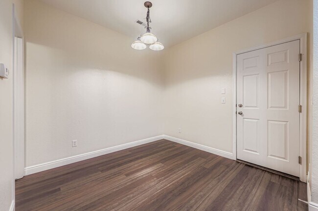 Building Photo - 11211 Osage Cir