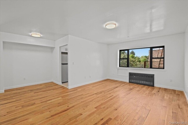 Building Photo - 671 Bronx River Rd