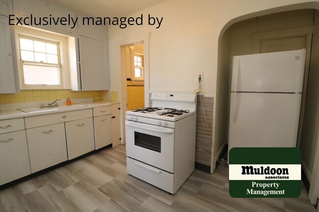 Building Photo - Adorable Ranch Style Home - Pet friendly!