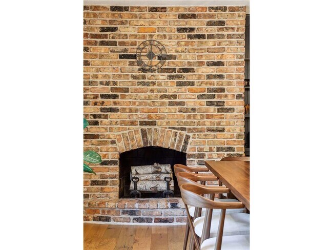 Building Photo - 18620 26th Ave N