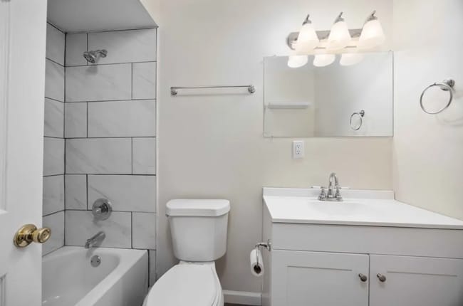 Building Photo - 5818 Hunter Rd