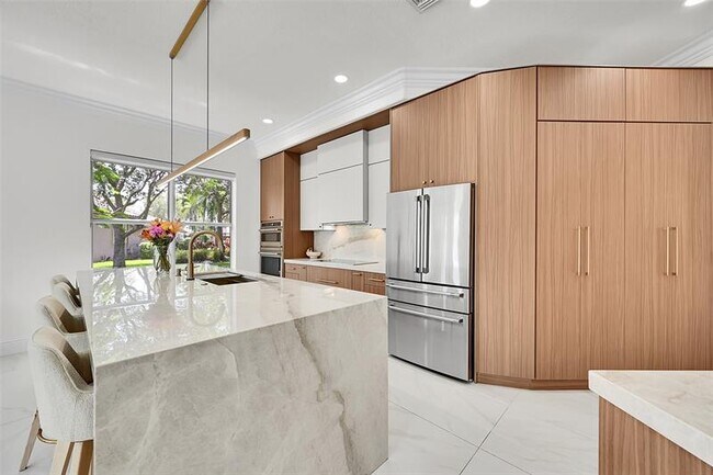 Building Photo - 11163 NW 69th Pl