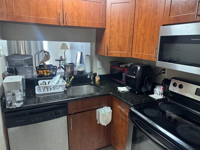 Building Photo - 494 NW 165th St