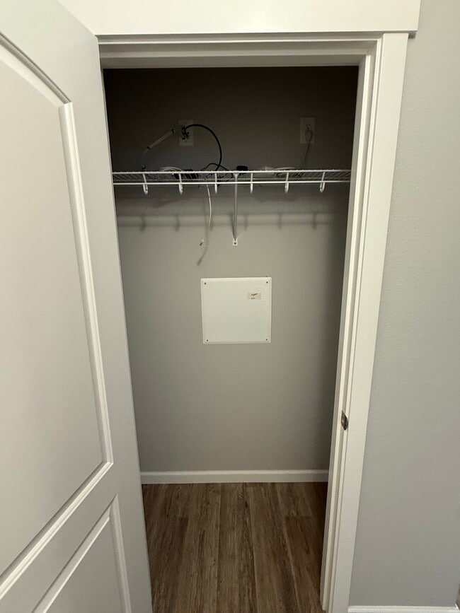 Building Photo - 303 Emerald Ave