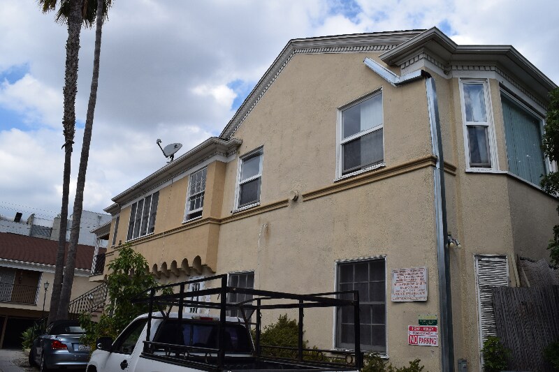 Building Photo - 1807-18011 Grace Ave