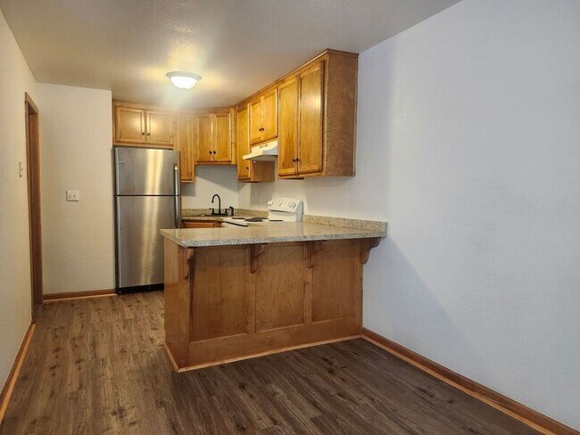 Building Photo - 1405 Neil Ln