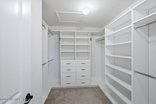 Building Photo - 102 Ann Scott Dr