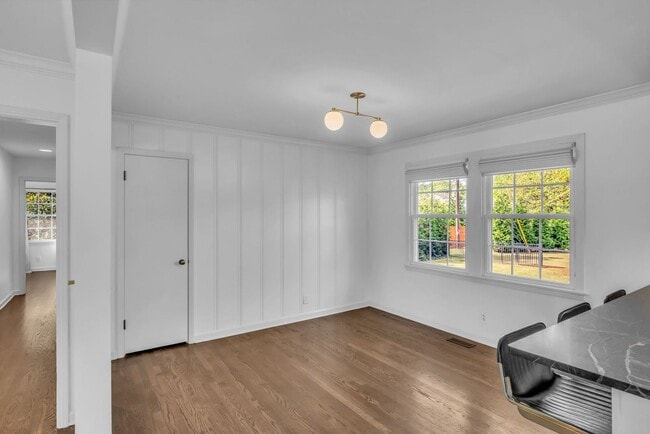 Building Photo - Stunning 3BR/2BA Home in the Highly Sought...