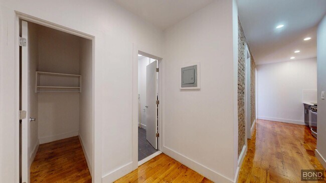 Building Photo - 17 W 125th St