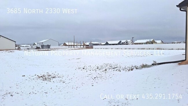 Building Photo - 3685 2330