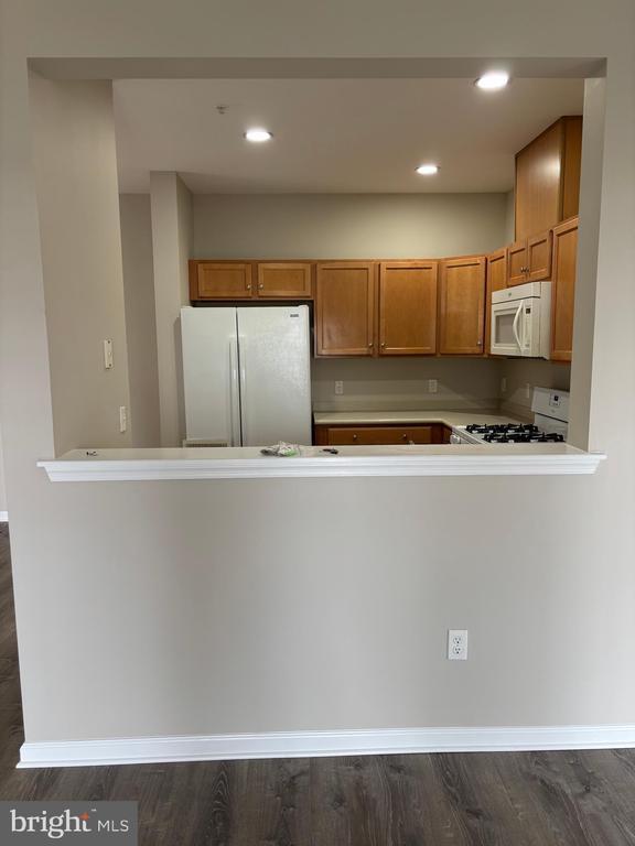 Building Photo - 1321 Sierra Dr