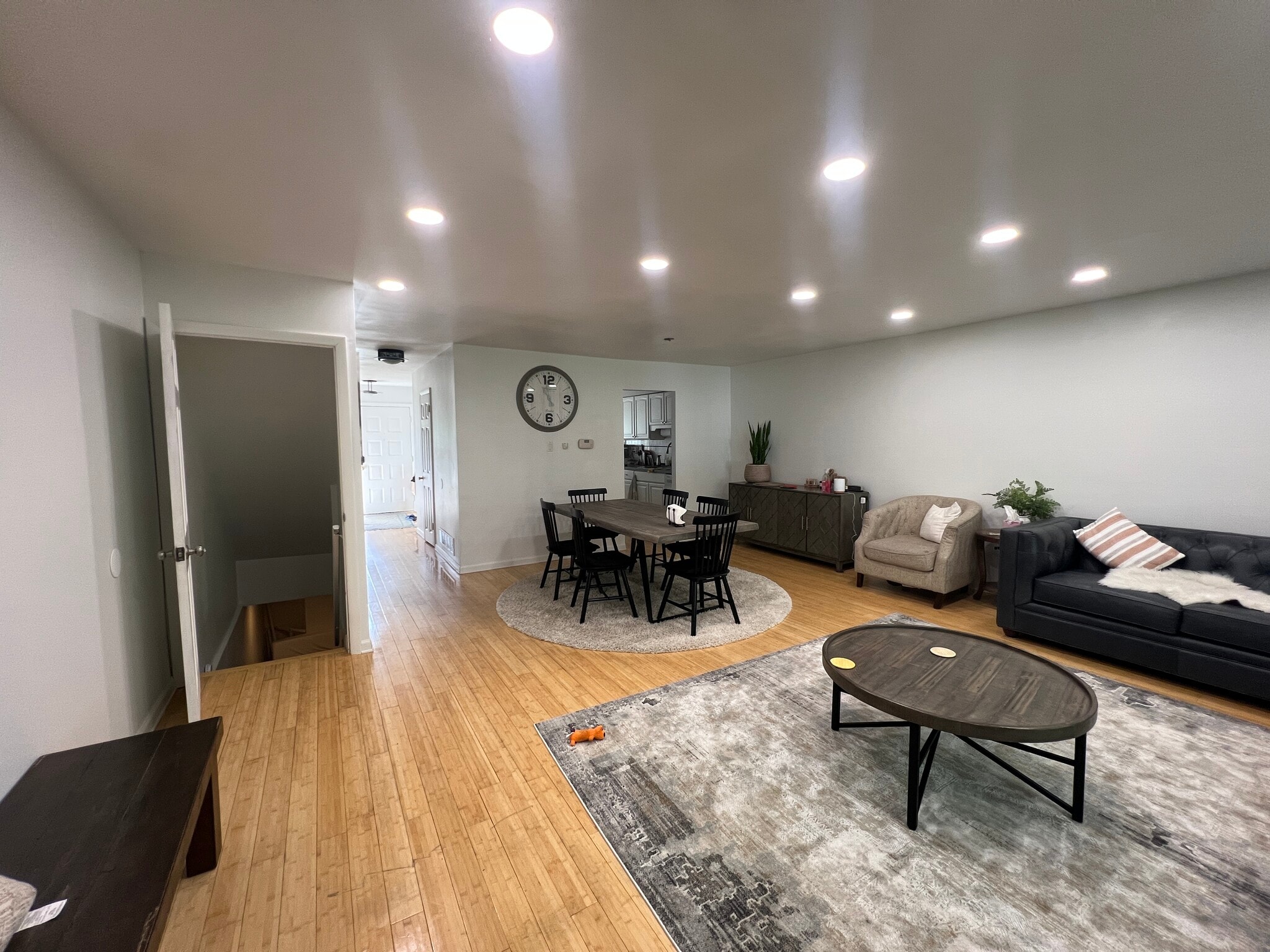 Building Photo - 919 Putnam Blvd