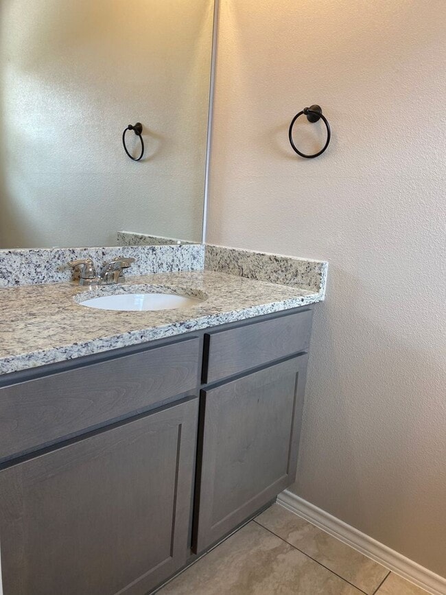 Building Photo - Welcome home to 4110 Swan's Landing #401!