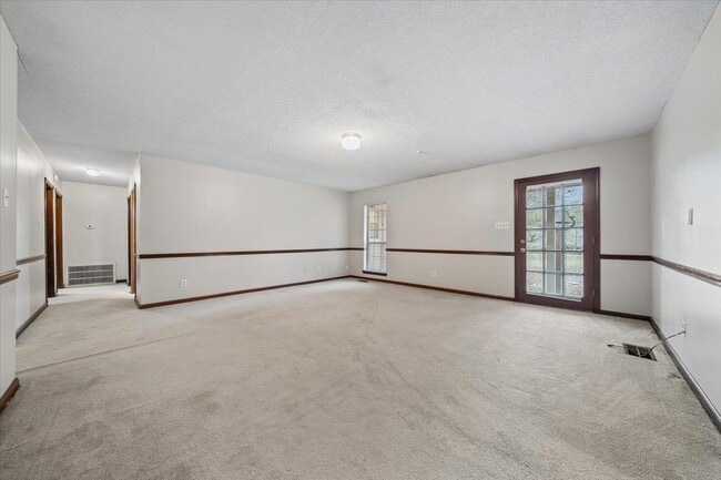 Building Photo - 10060 Rosemark Rd