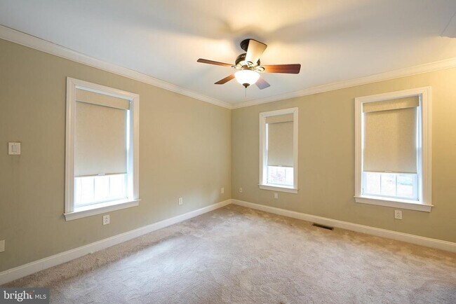 Building Photo - 423 N Orange St