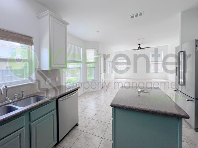 Building Photo - Beatutiful 5Bed/3Bath in Mcallen TX Now Av...