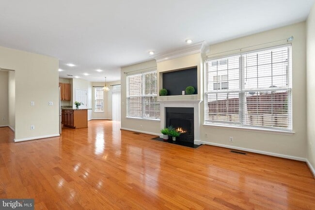 Building Photo - 15433 Leeds Hill Way