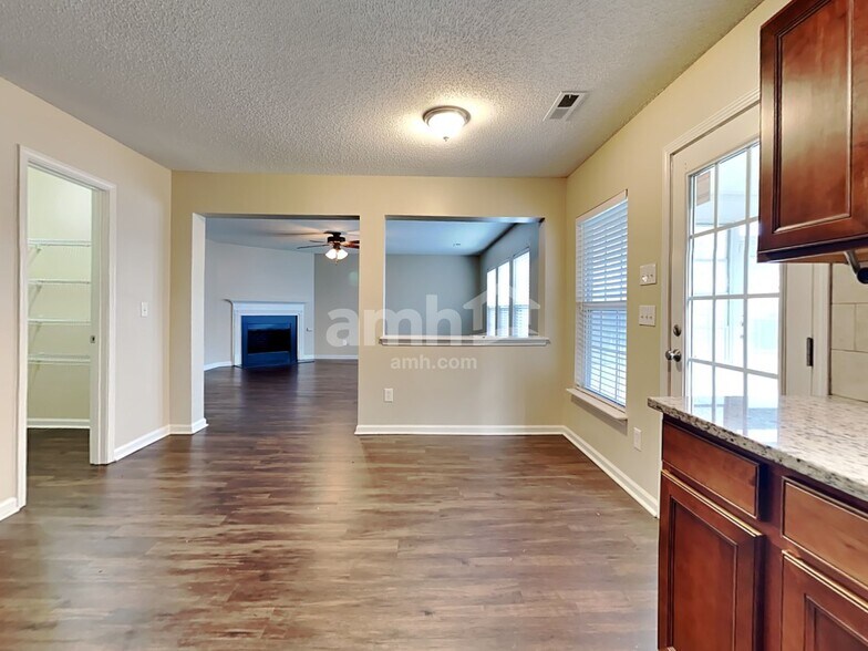 Building Photo - 5100 Morrow Ln