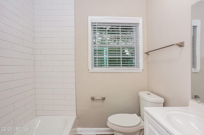 Building Photo - 5909 Caribbean Ct N