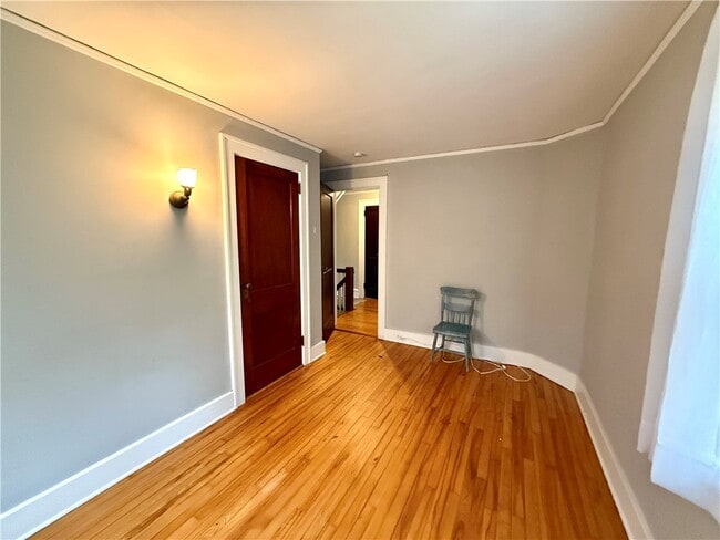 Building Photo - 221 Centennial Farm Ln