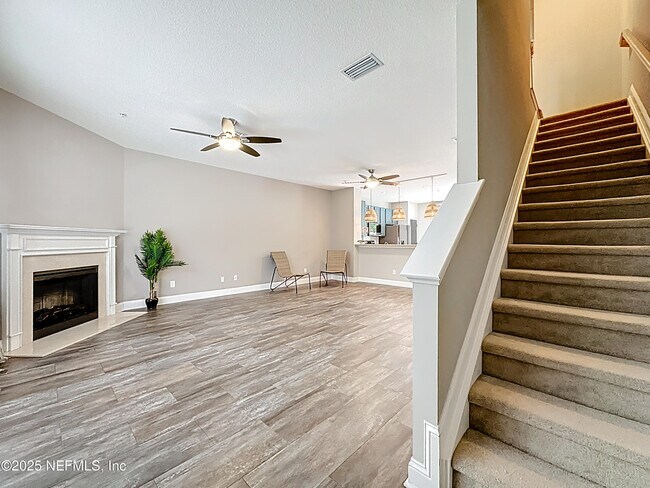 Building Photo - 4590 Capital Dome Dr