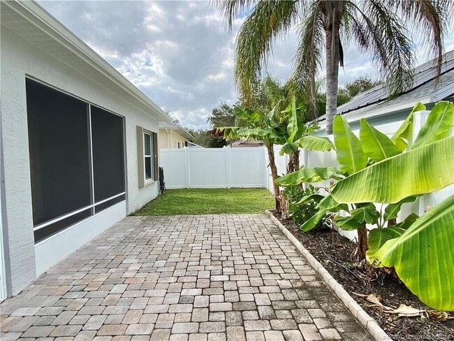 Building Photo - 1704 Primrose Ct