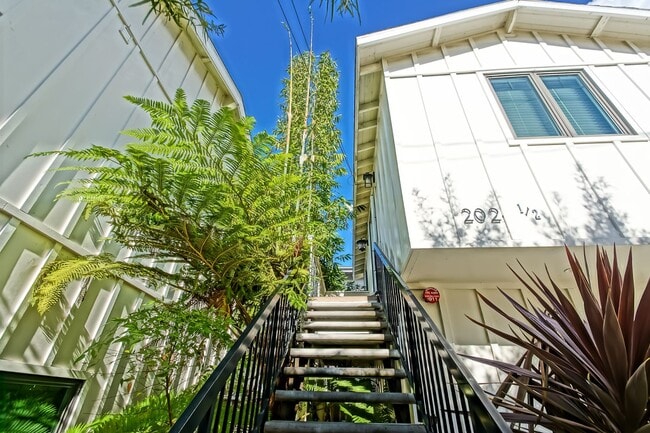 Building Photo - 202 Whiting St