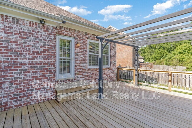 Building Photo - 1046 Aenon Cir