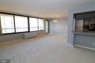 Building Photo - 3705 S George Mason Dr