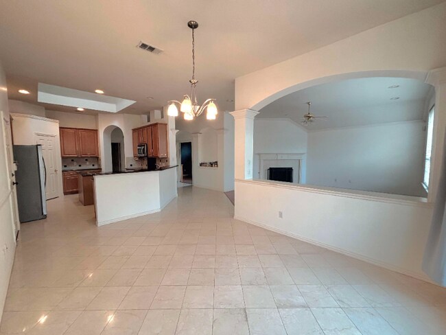 Building Photo - 4571 Hawkhurst Dr