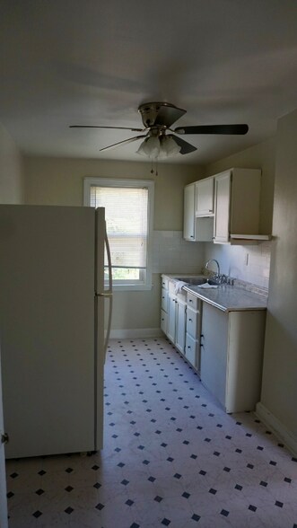 Building Photo - 200 Hiawatha Ln