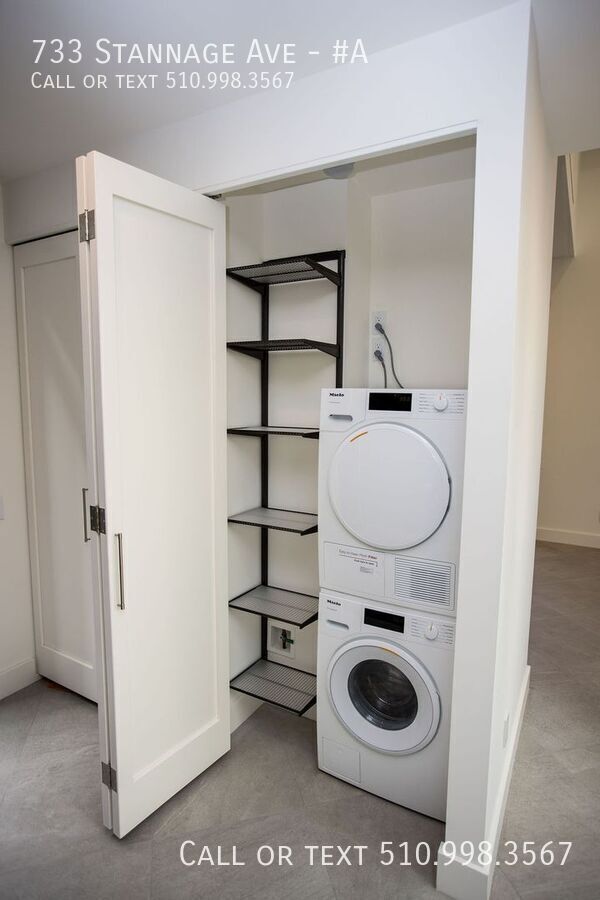 Building Photo - 733 Stannage Ave