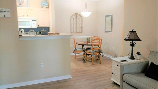 Building Photo - 1704 Frederica Rd