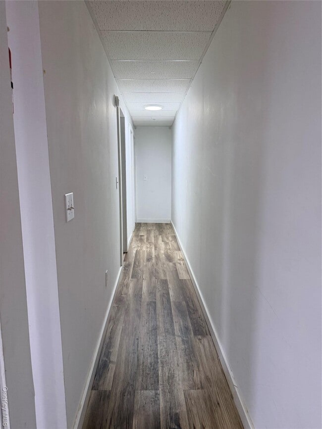 Building Photo - 9 1st St