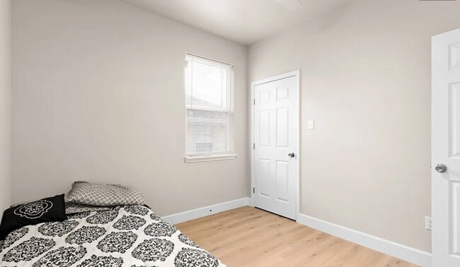 Building Photo - MUST SEE!!! Beautiful Home - Won't Last Lo...
