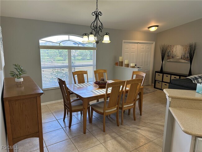 Building Photo - 1804 NW 20th Pl