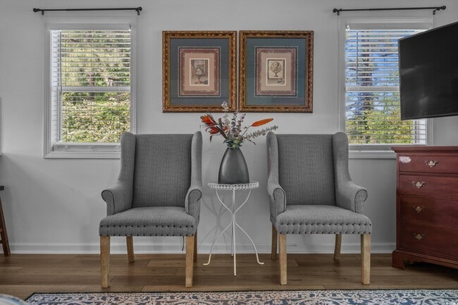 Building Photo - 1290 White Tree Ln