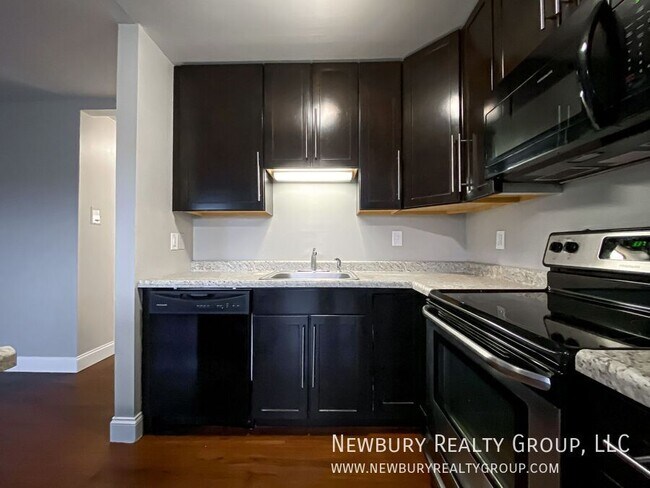 Building Photo - 1816 Chessland St