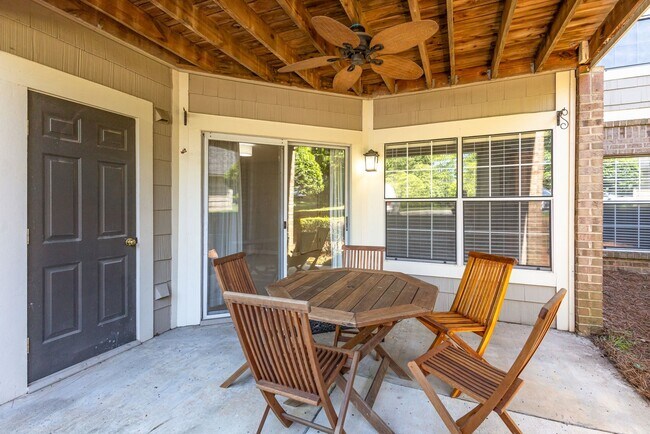 Building Photo - Delightful 2-bedroom, 2-bathroom condo