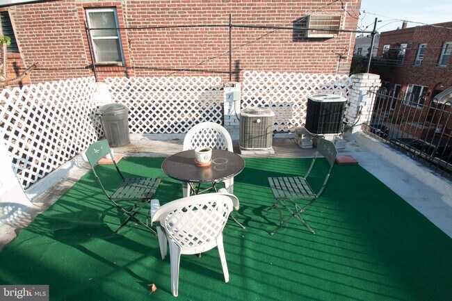 Building Photo - 1129 McKean St