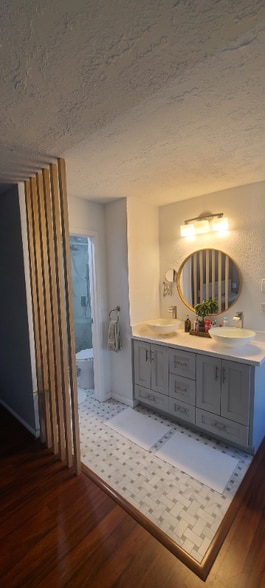 Building Photo - 2379 Briarwest Blvd