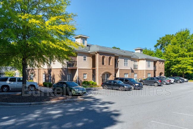 Building Photo - 104 Thornton Ct