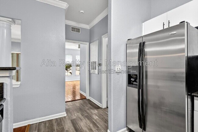 Building Photo - 8290 Gate Pkwy W