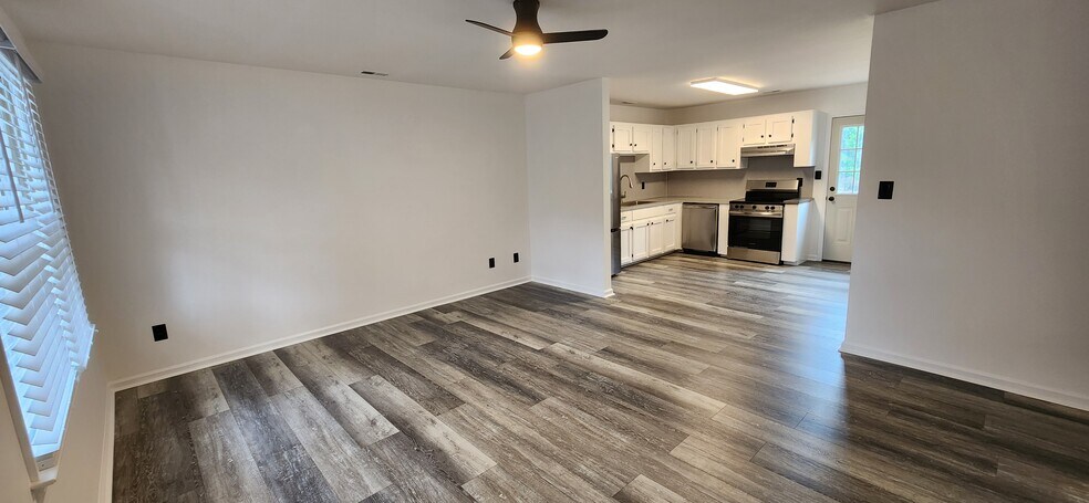 Building Photo - 2110 Twin Ave