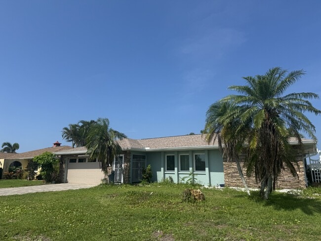 Building Photo - 1725 N Gondola Ct