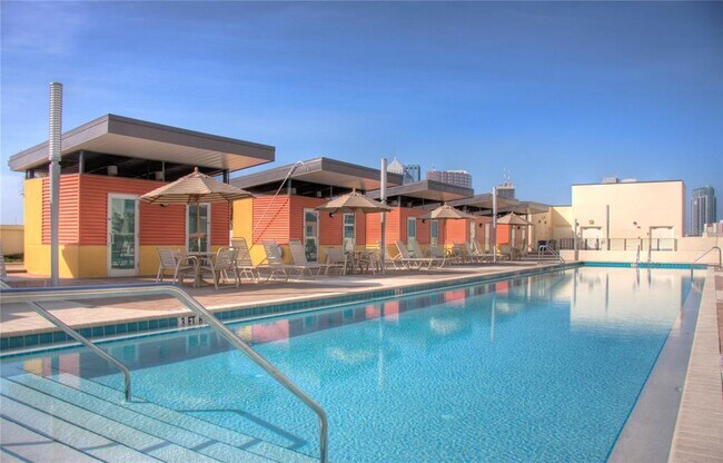 Building Photo - 1208 E Kennedy Blvd