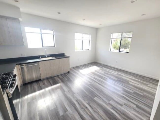 Building Photo - 6824 Ben Ave