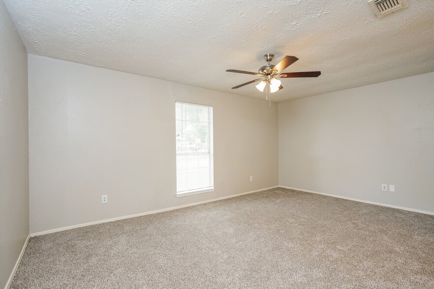 Building Photo - 14135 Barrone Dr