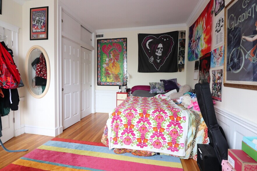 Building Photo - 30 Addington Rd